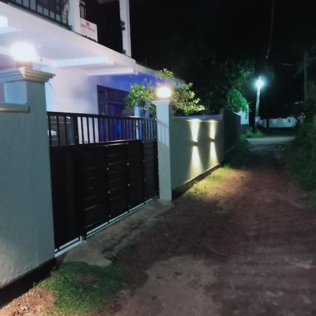Great Yeheni Villa Хикадува Екстериор снимка