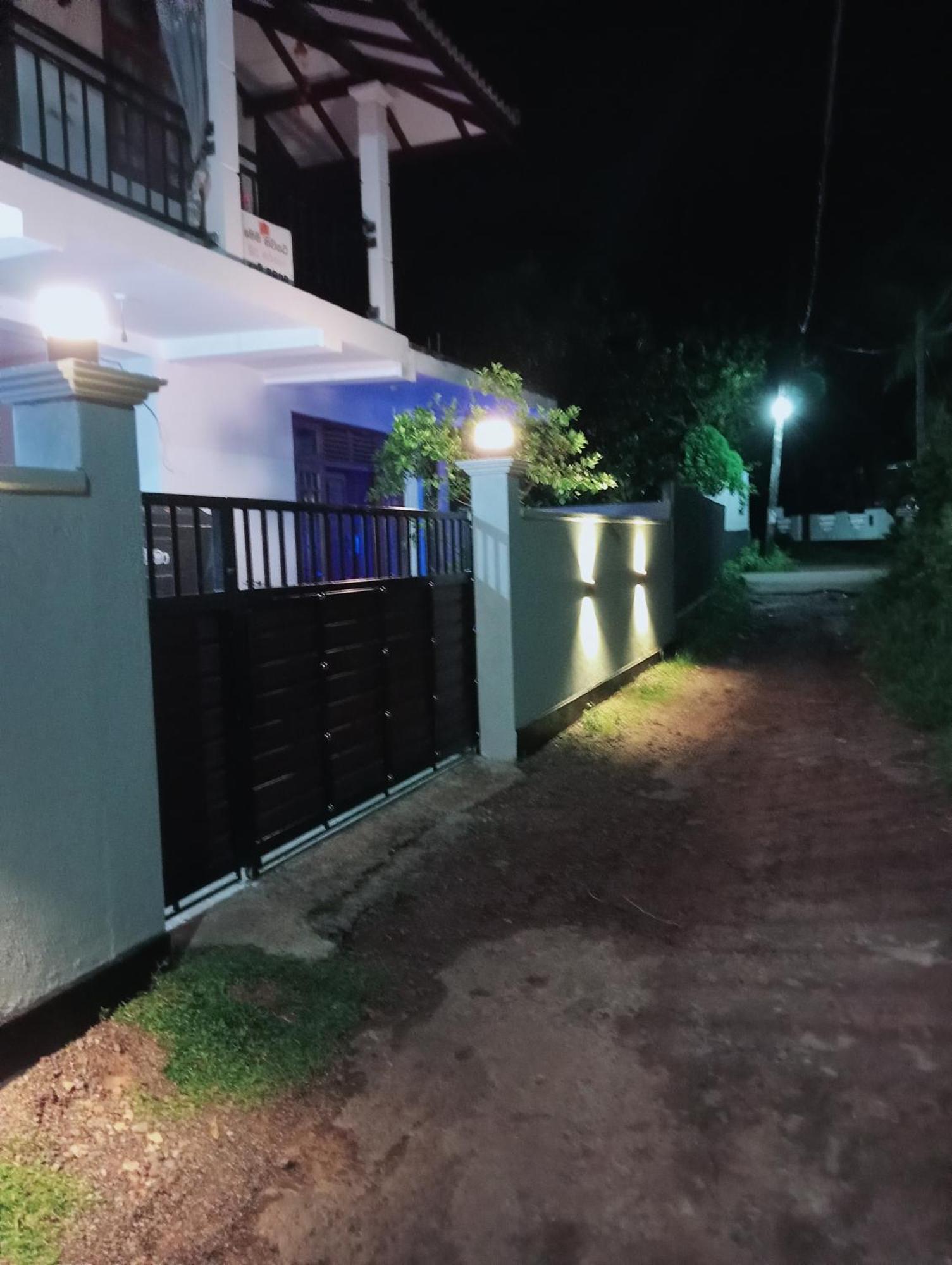 Great Yeheni Villa Хикадува Екстериор снимка