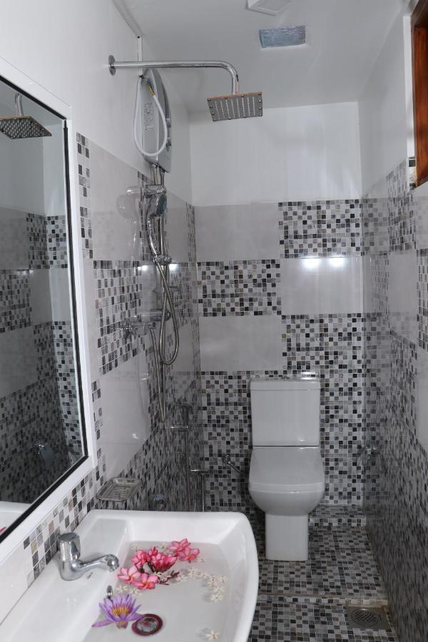 Great Yeheni Villa Хикадува Екстериор снимка
