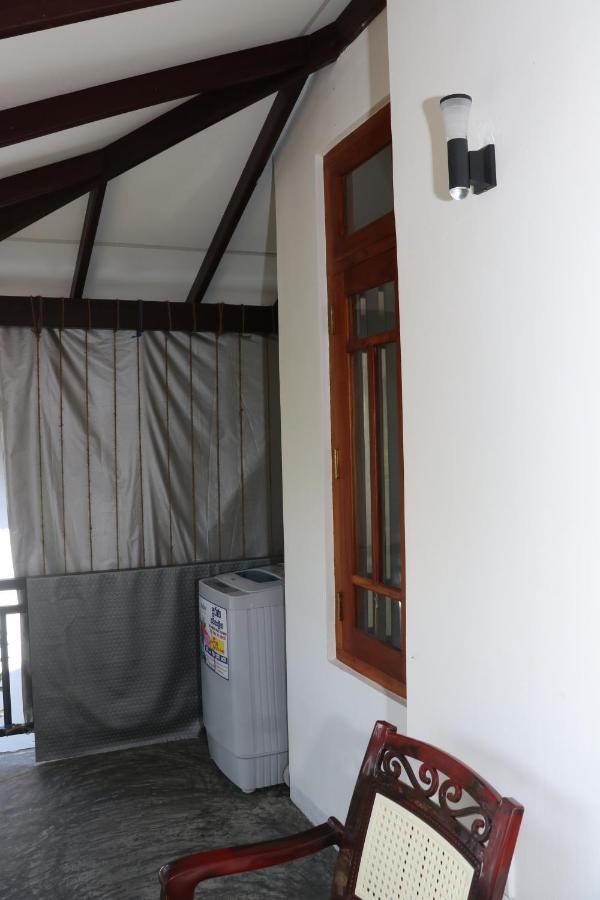 Great Yeheni Villa Хикадува Екстериор снимка