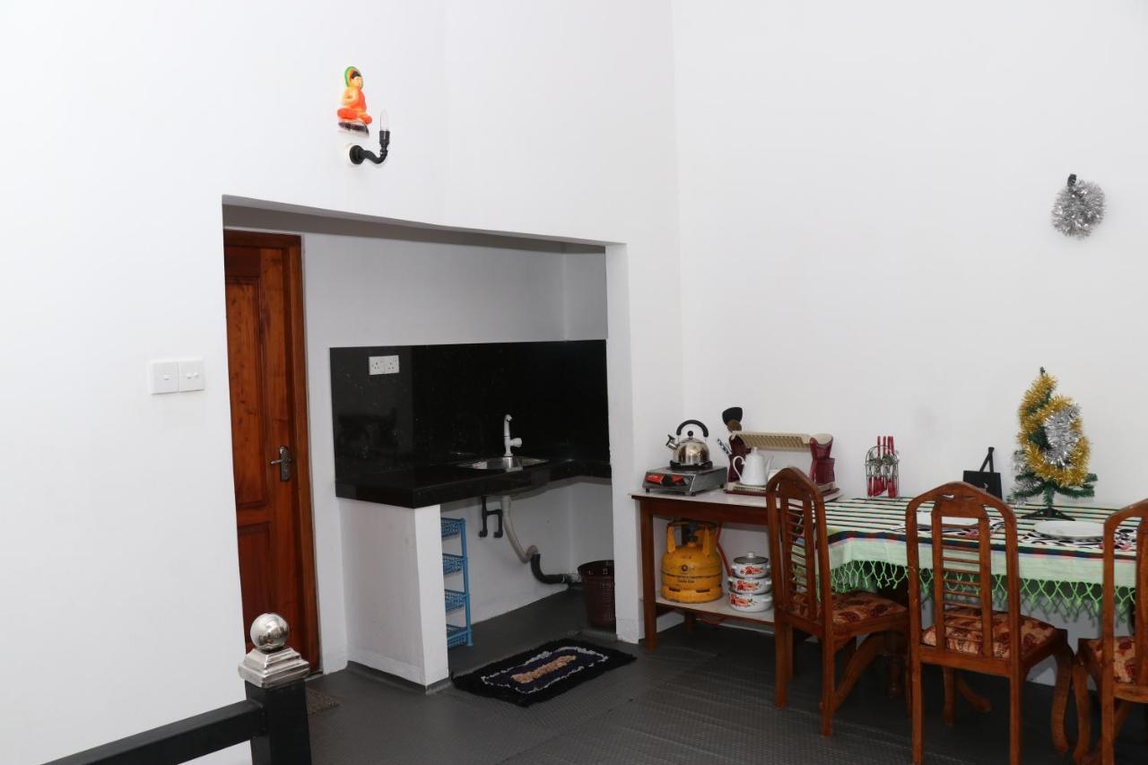 Great Yeheni Villa Хикадува Екстериор снимка