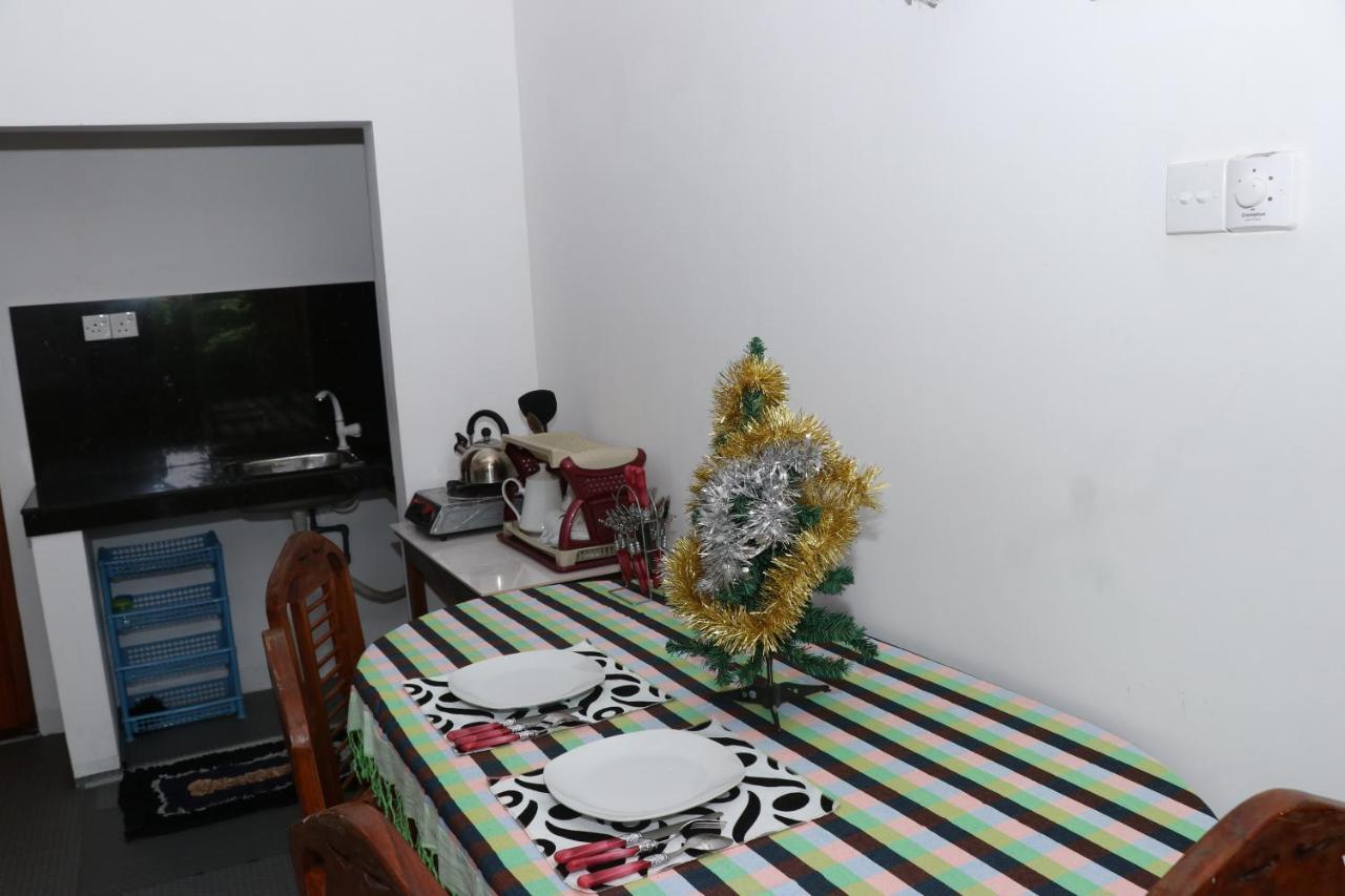 Great Yeheni Villa Хикадува Екстериор снимка