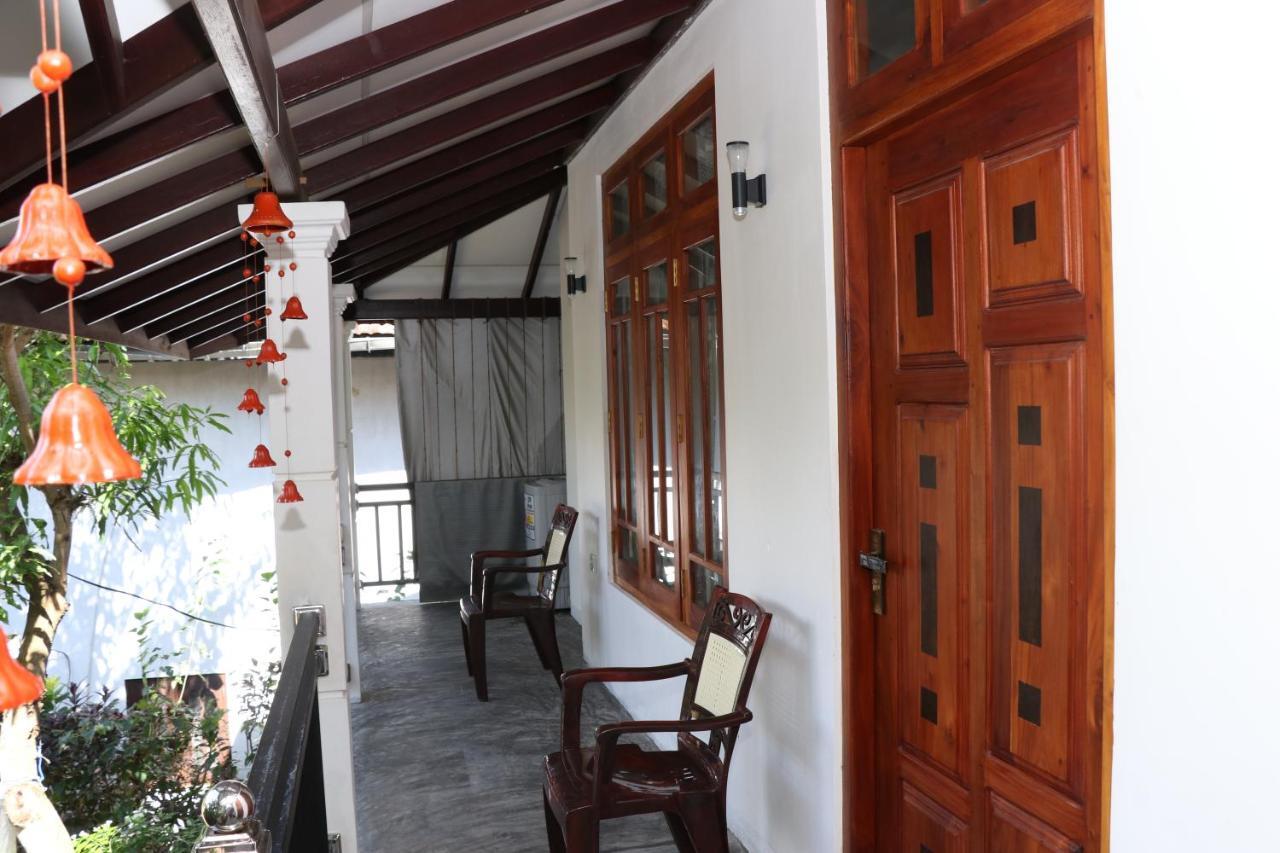 Great Yeheni Villa Хикадува Екстериор снимка